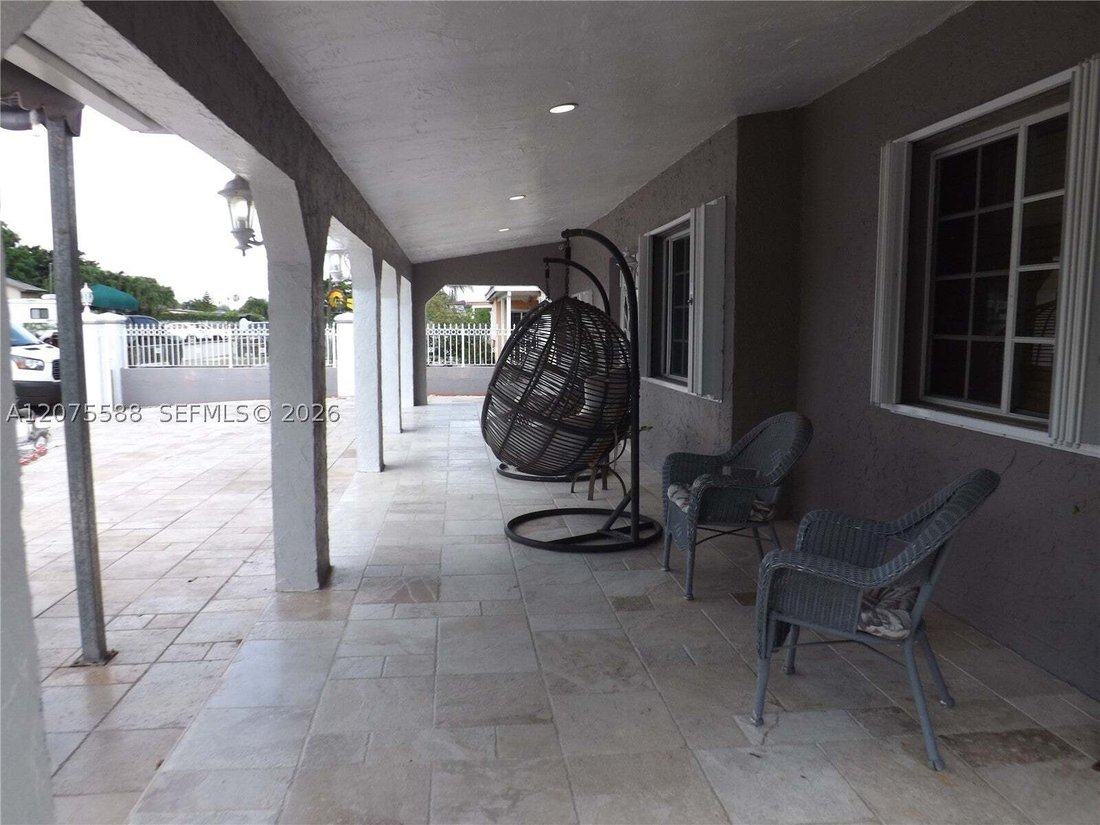 House in Hialeah, Florida, United States 5 - 18727099