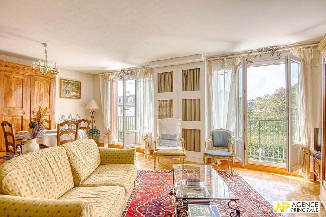 Apartment in Domaine National du Château, Versailles, France 2 - 18728246