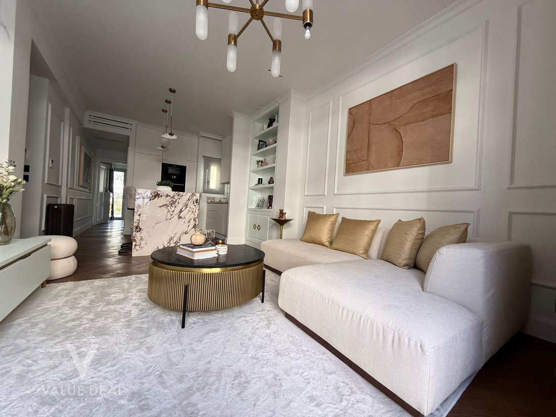 Apartment in Sunoikia Kolonakiou, 1st District of Athens, Athens 2 - 18725320