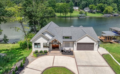 House in Louisville, Tennessee, United States 1
