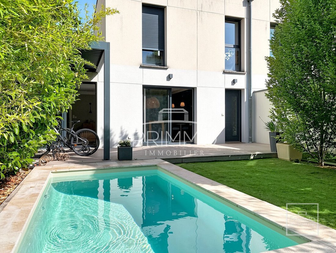 Casa a Limonest, Auvergne-Rodano-Alpi, Francia 1 - 17099601