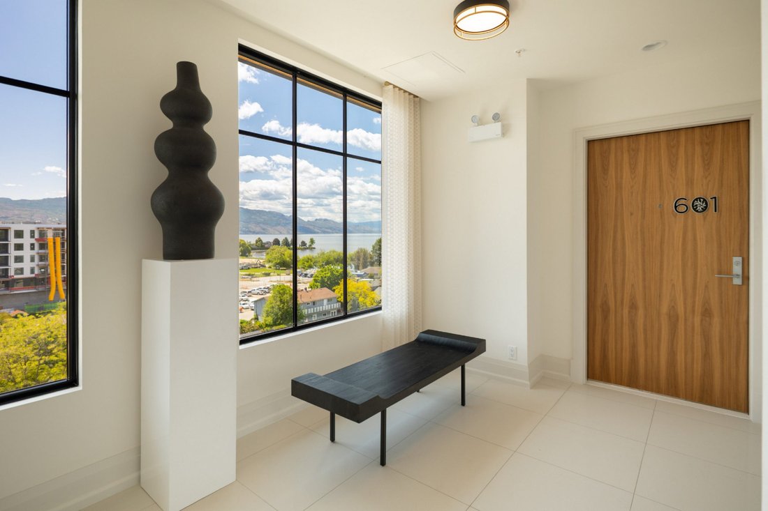 House in Kelowna, British Columbia, Canada 2 - 18729081