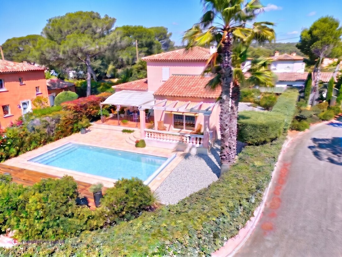 Villa en Estérel Plage-Logis de l'Aspé-Péguière, Saint-Raphaël, Francia 3 - 17866805