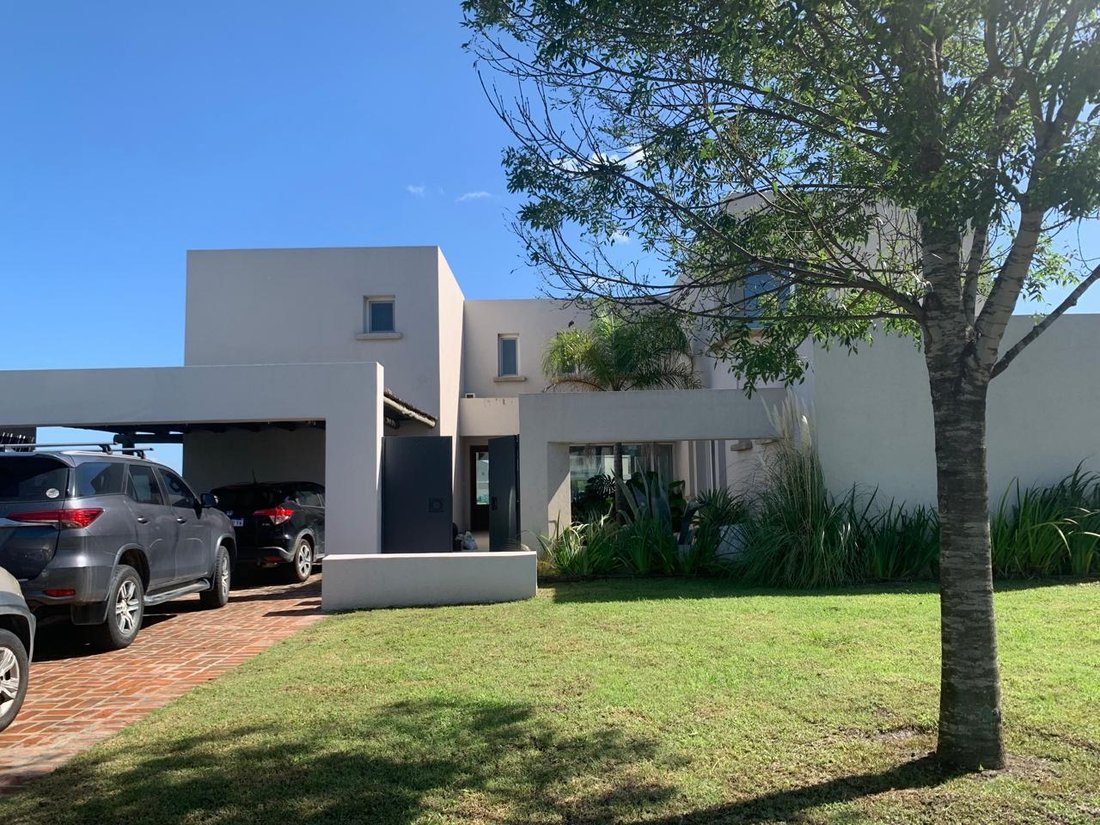 House in Belén de Escobar, Buenos Aires Province, Argentina 2 - 18728070