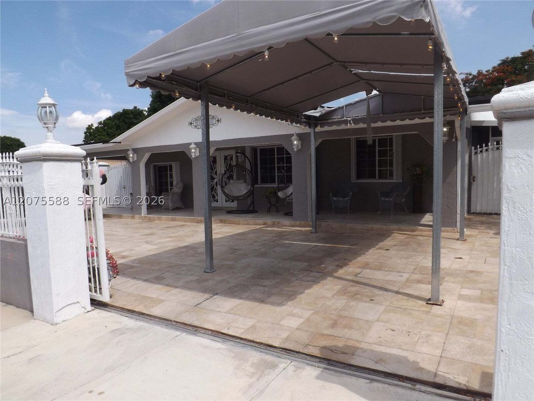 House in Hialeah, Florida, United States 3 - 18727099