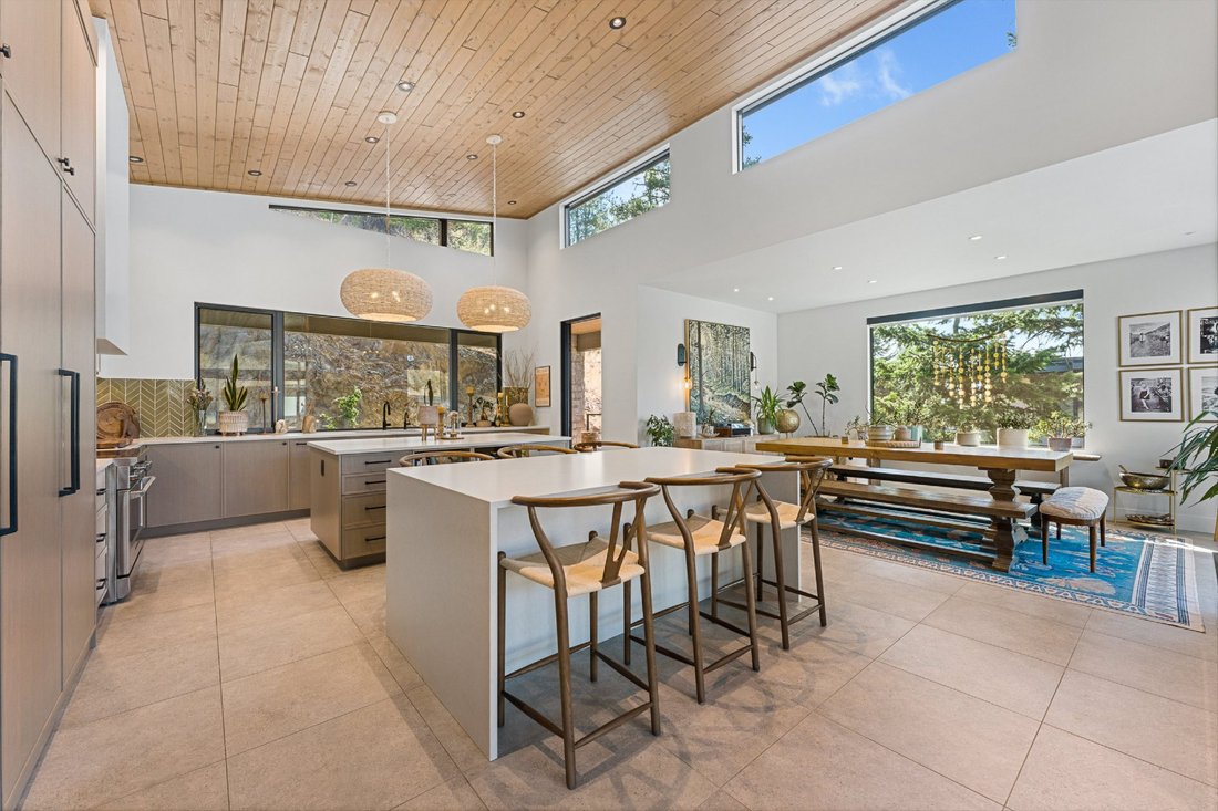 House in Kelowna, British Columbia, Canada 3 - 18729082