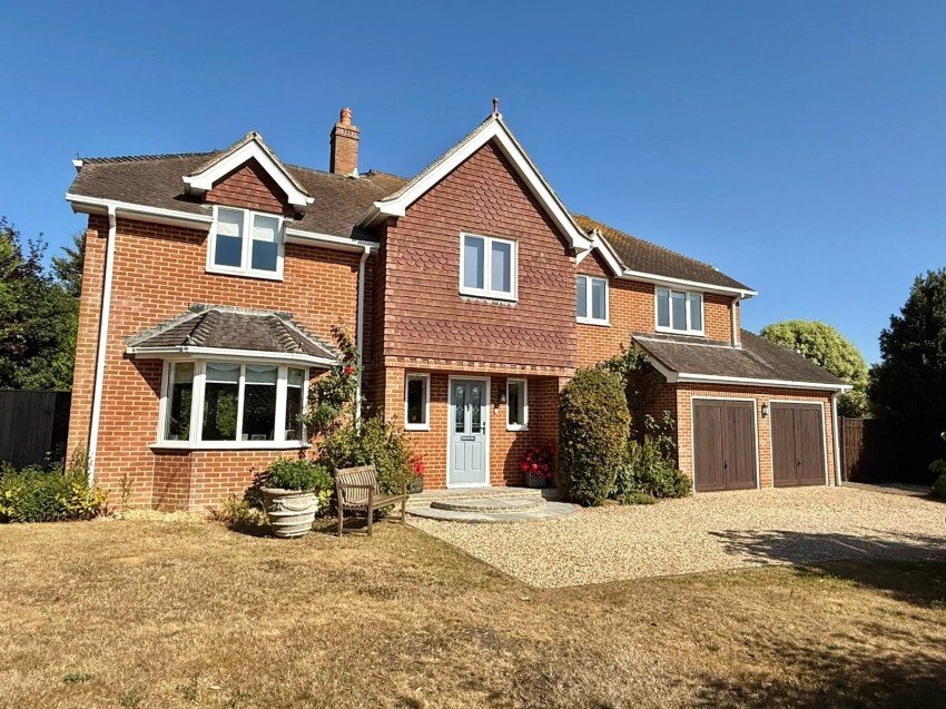 Haus in Milford-on-Sea, England 2 - 18726599