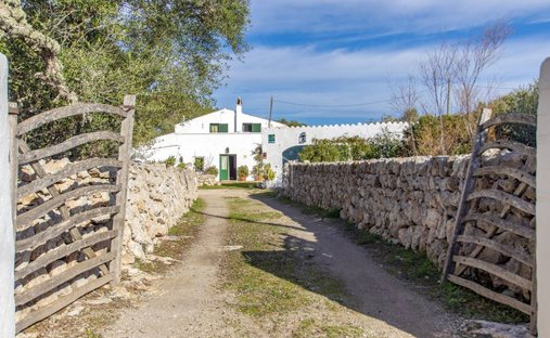 Landhaus in Maó, Balearische Inseln, Spanien 1