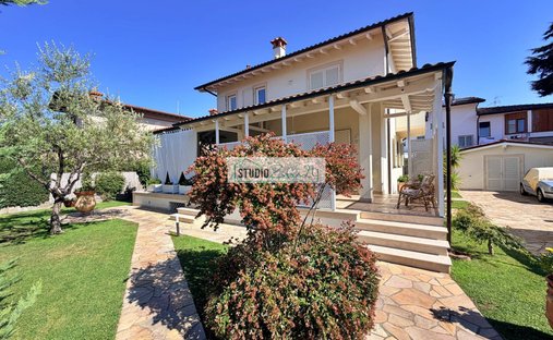 Villa a Tonfano, Pietrasanta, Italia 1