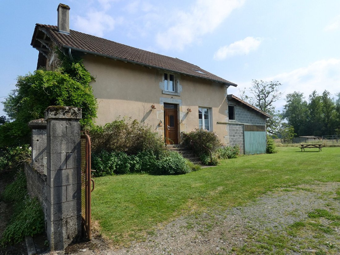 Villa in Genis, Nouvelle-Aquitaine, France 3 - 18728595