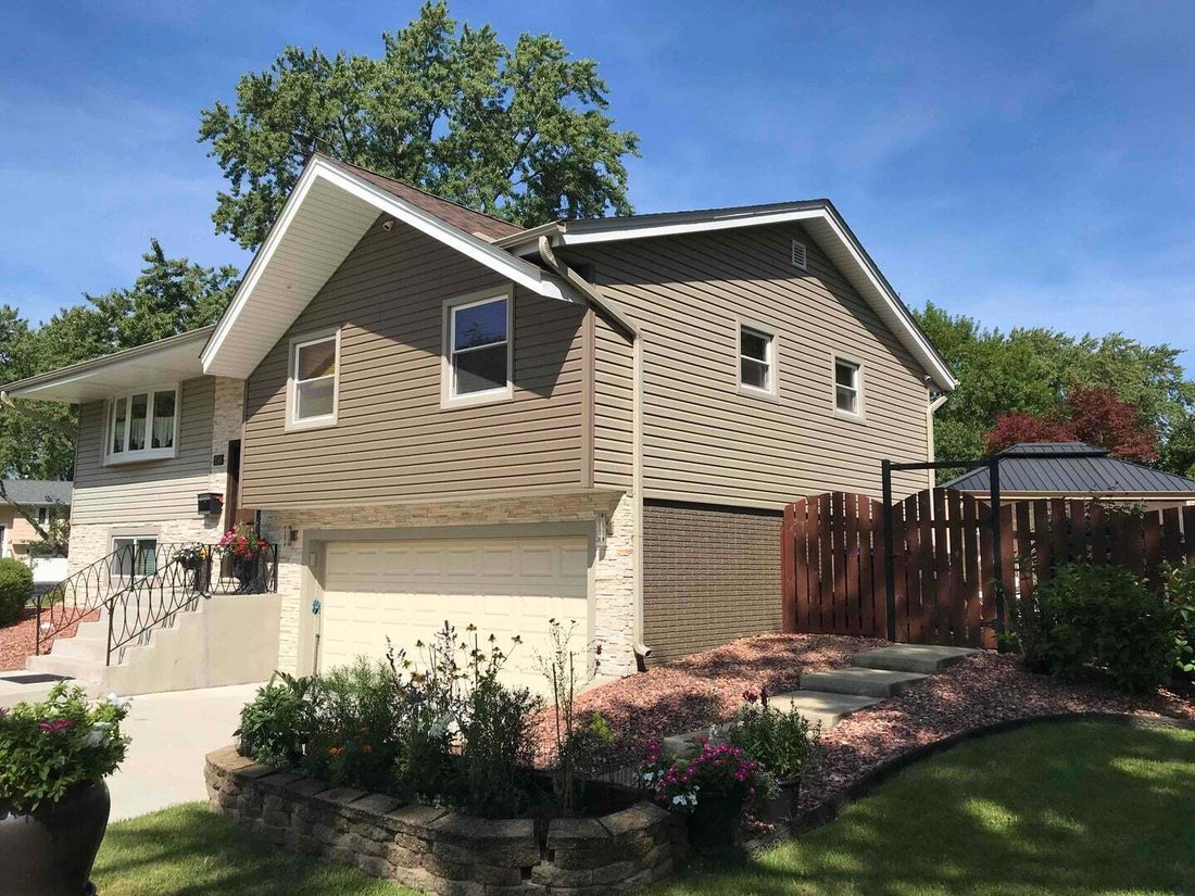 House in Schaumburg, Illinois, United States 3 - 18663376