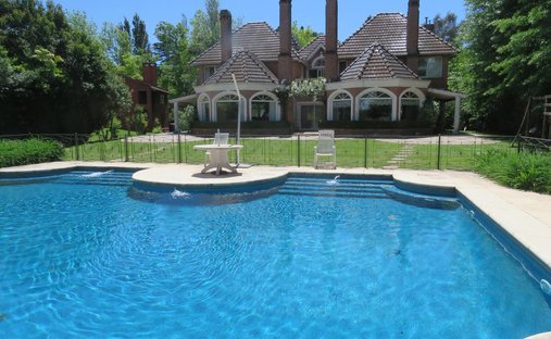 House in Manuel Alberti, Buenos Aires Province, Argentina 1