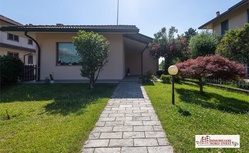 Villa in Cornaredo, Lombardy, Italy 1