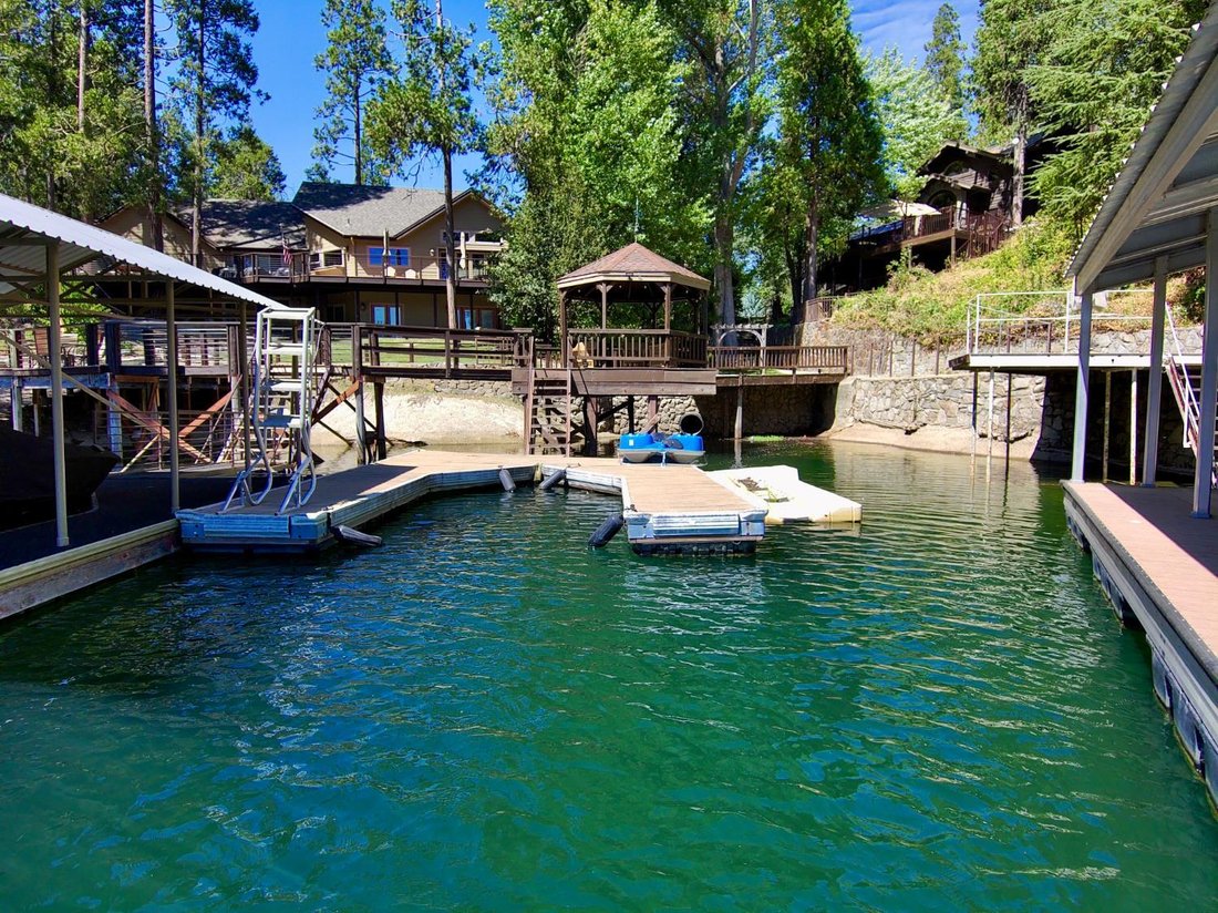 Maison à Bass Lake, Californie, États-Unis 3 - 18726546