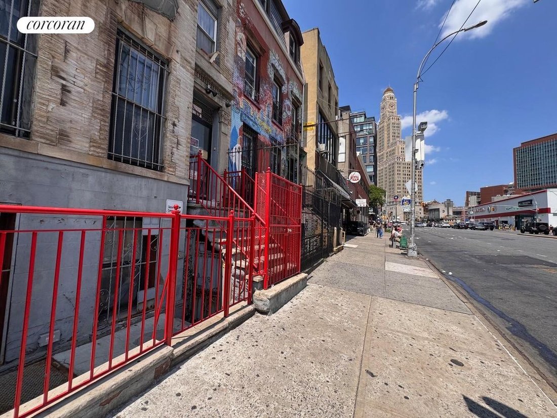 House in New York, New York, United States 2 - 18723544