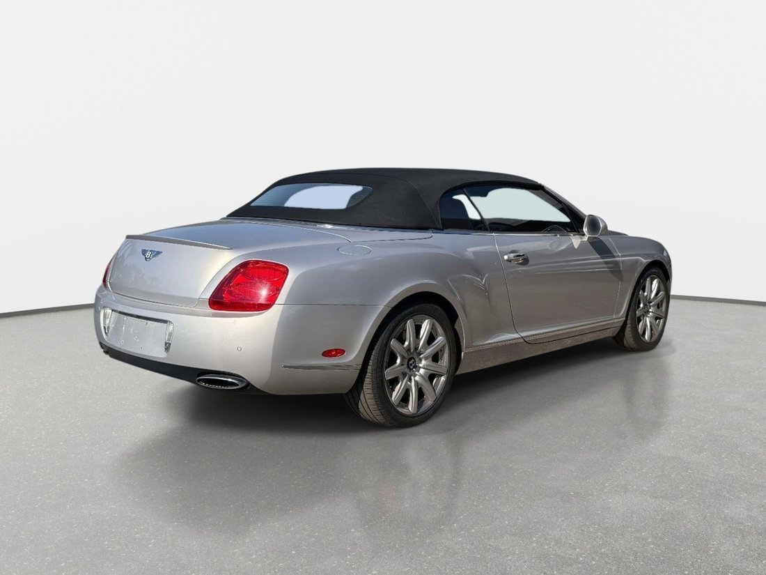 Cabriolet in Pompano Beach, FL, United States 3 - 18724019