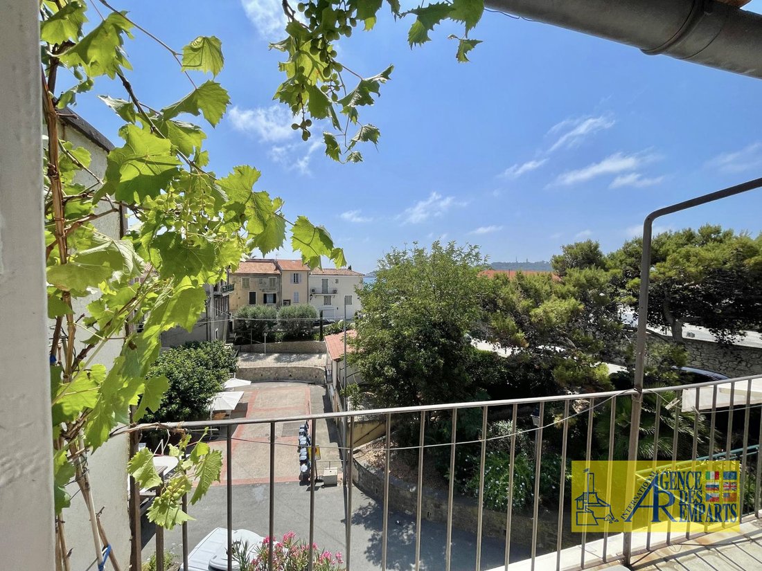 Haus in Les Cougoulins-Rastines, Antibes, Frankreich 1 - 18727886