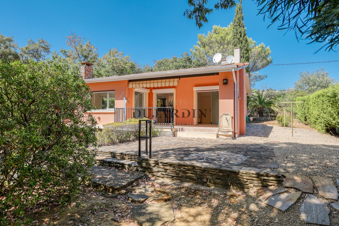 Villa à La Croix-Valmer, Provence-Alpes-Côte d'Azur, France 1 - 18727847