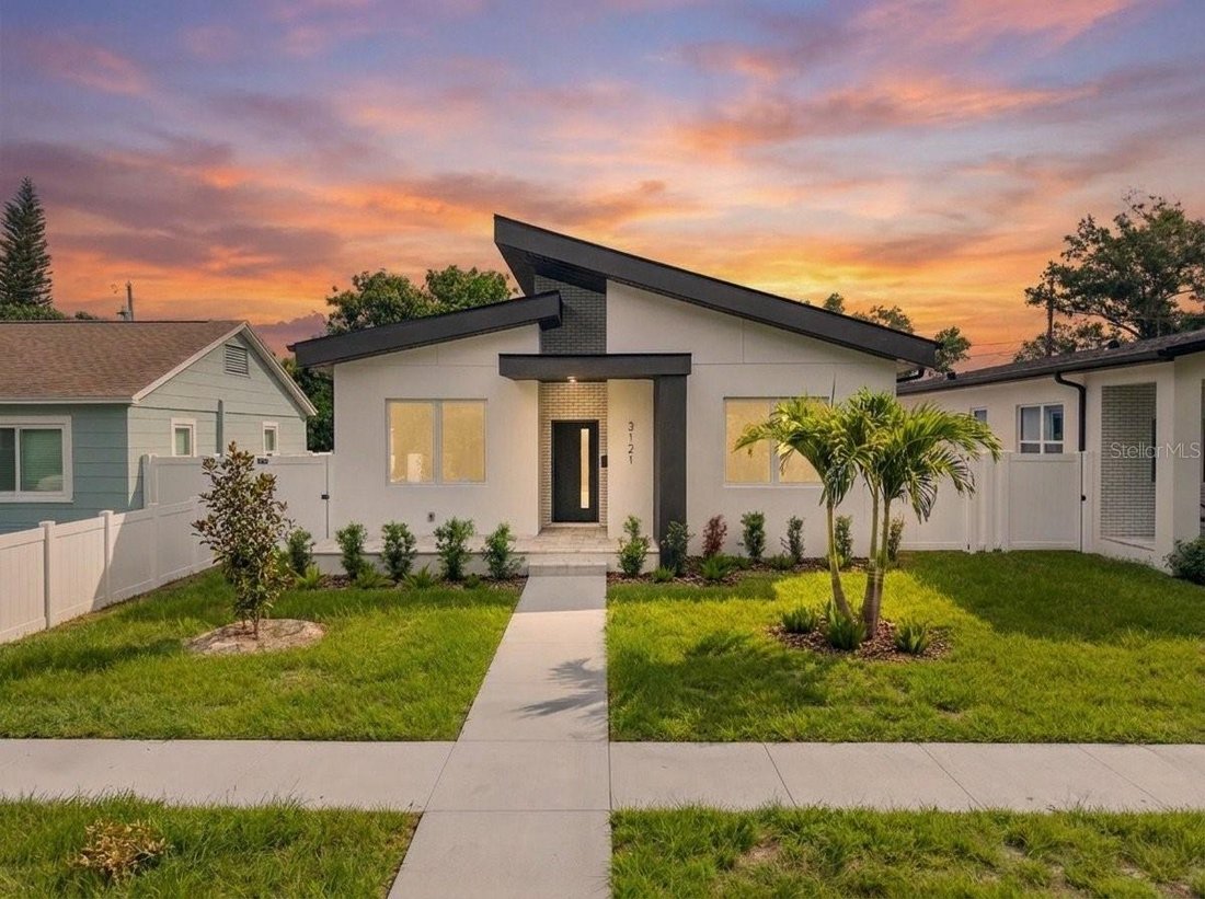 House in St. Petersburg, Florida, United States 1 - 18726636
