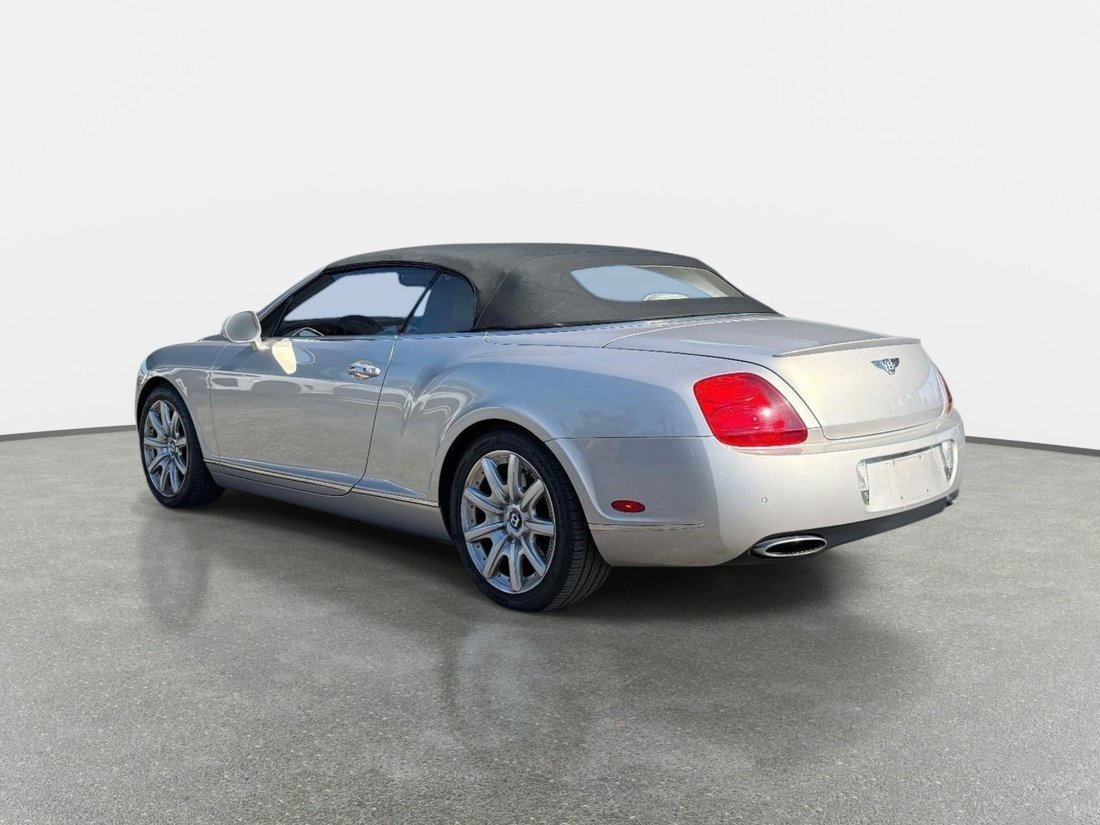 Cabriolet in Pompano Beach, FL, United States 5 - 18724019