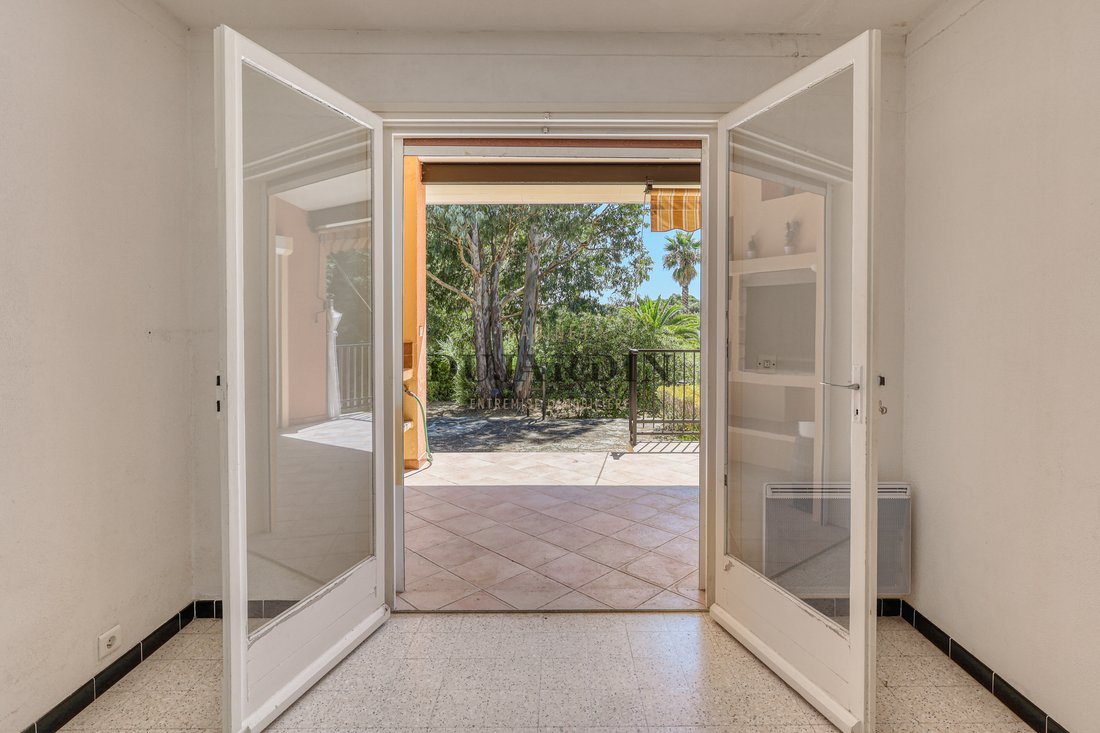 Villa à La Croix-Valmer, Provence-Alpes-Côte d'Azur, France 5 - 18727847