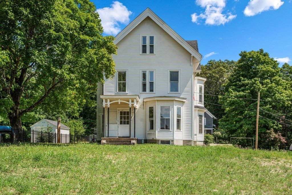 Uxbridge, Massachusetts, United States 1 - 18721831
