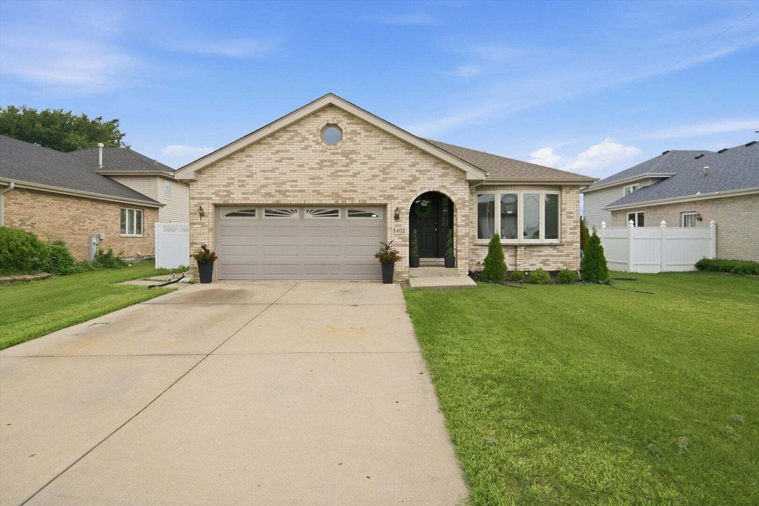 House in Bridgeview, Illinois, United States 1 - 18727578