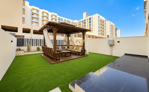 Townhouse in Al Barsha South 5, Al Barsha, Dubai 1