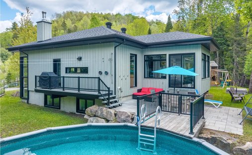 House in Saint-Faustin-Lac-Carré, Quebec, Canada 1