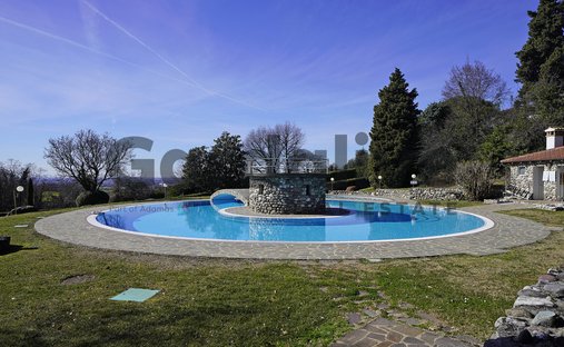 Haus in Padenghe am Gardasee, Lombardei, Italien 1