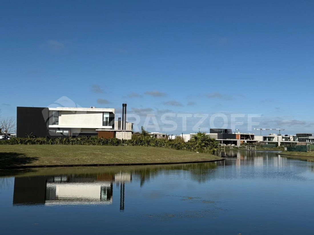 Land in Tigre, Buenos Aires Province, Argentina 1 - 18728080