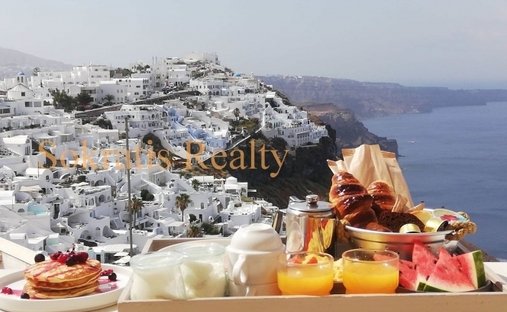 Land in Thira, Aegean, Griechenland 1