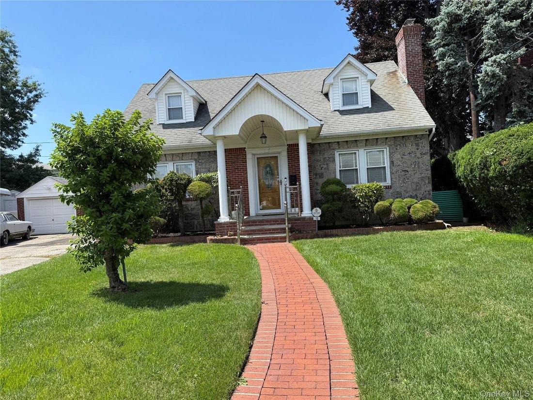 New Hyde Park, New York, United States 5 - 18432238