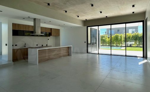 House in Buenos Aires, Buenos Aires, Argentina 1