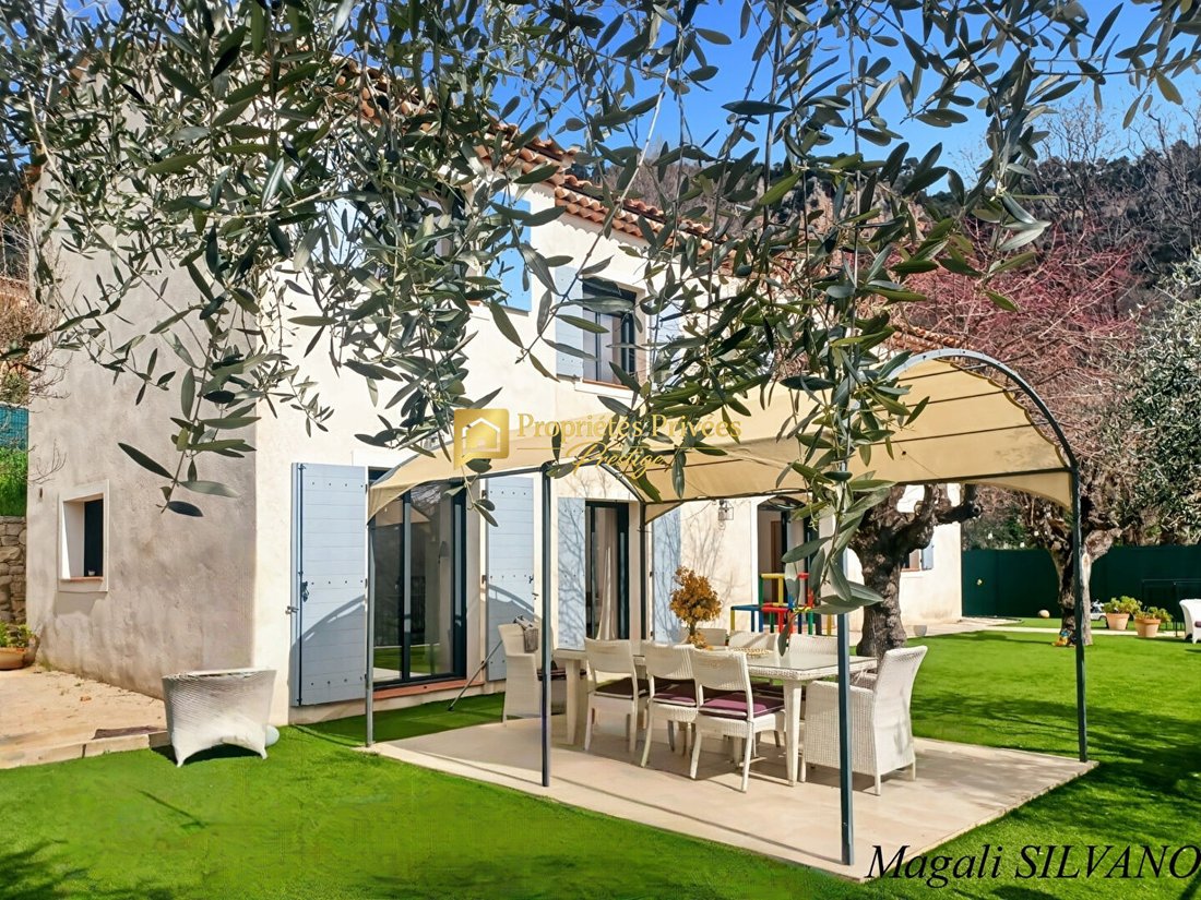 Villa in Grasse, Provence-Alpes-Côte d'Azur, France 2 - 18725751