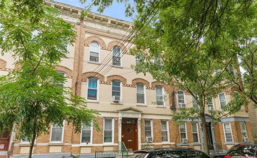 House in New York, New York, United States 1