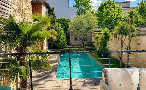 Townhouse in Hôtel de Ville-Quinconce-Saint Seurin-Fondaudège, Bordeaux, France 1
