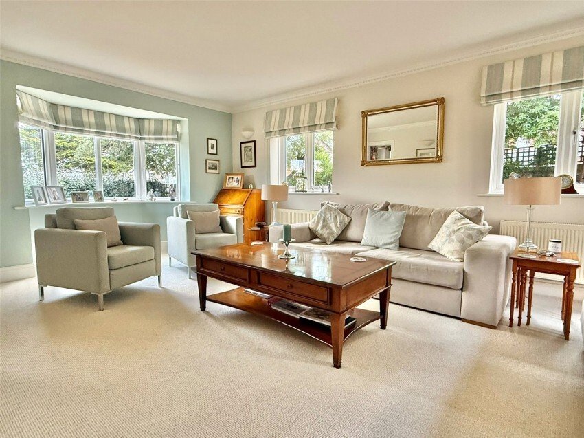 Haus in Milford-on-Sea, England 5 - 18726599