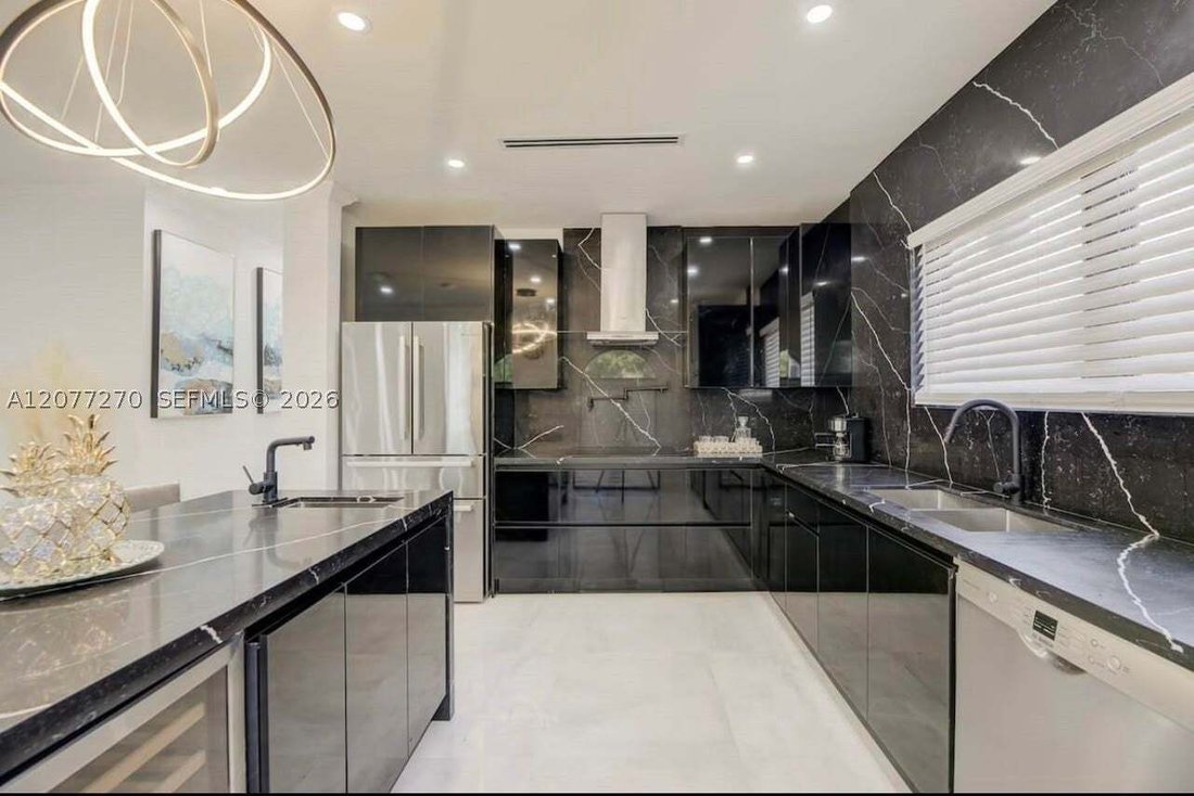 House in Miami, Florida, United States 5 - 18727070