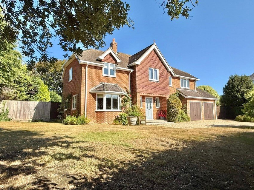 Haus in Milford-on-Sea, England 1 - 18726599