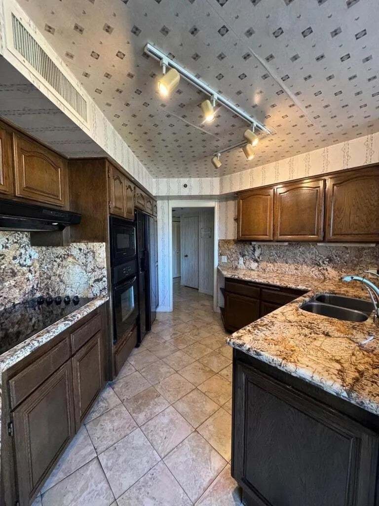 Condo in Glendale, California, United States 5 - 18727285