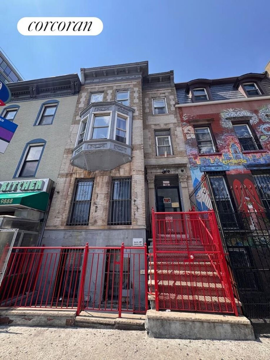 House in New York, New York, United States 1 - 18723544