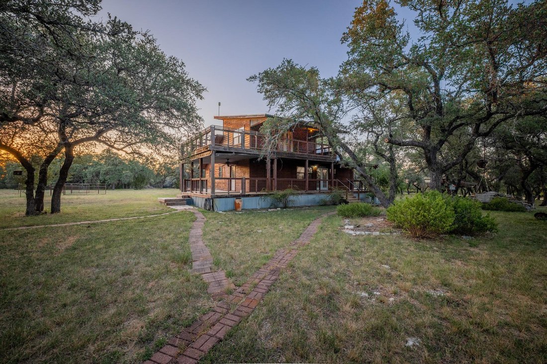 Maison à Johnson City, Texas, États-Unis 1 - 18726890