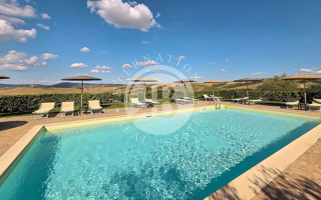 Villa in Asciano, Tuscany, Italy 3 - 18724624