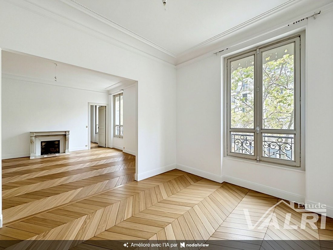Apartment in Léon-Blum Folie-Regnault, Paris 11e Arrondissement, Paris 4 - 18728526