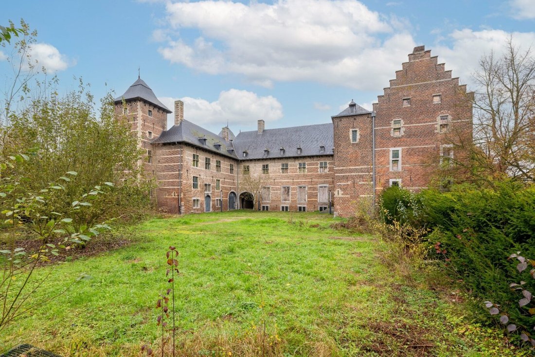 Villa in Tongeren-Borgloon, Flämische Region, Belgien 1 - 16567021