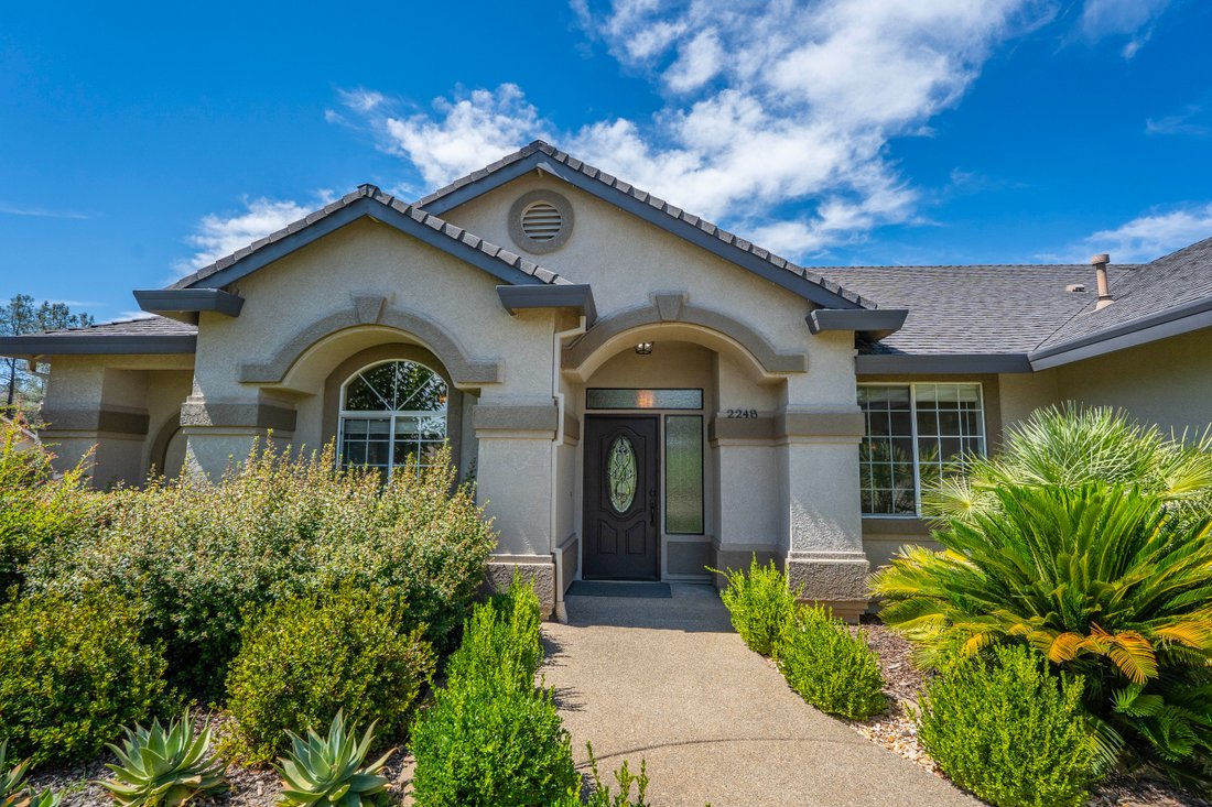 Casa a Redding, California, Stati Uniti 1 - 18726133