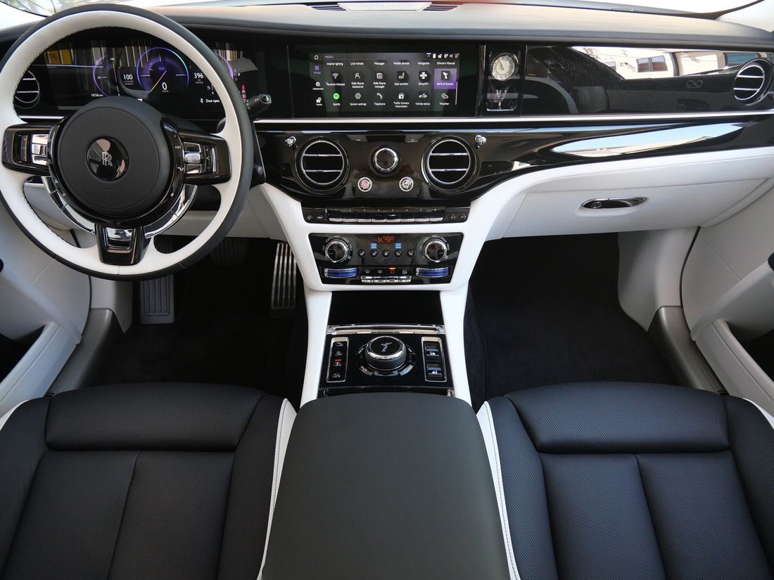 Sedan in Beverly Hills, CA, United States 4 - 18720915