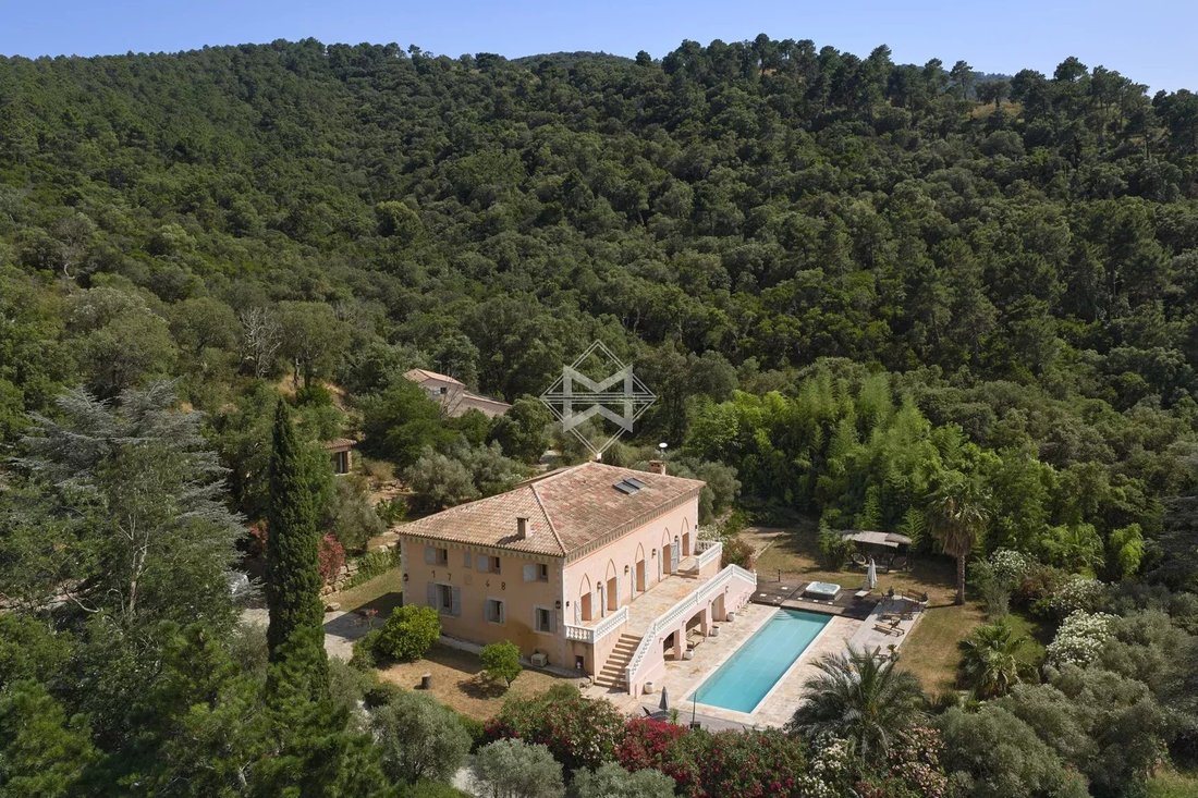 Villa in Centre Ville, Cogolin, France 1 - 18725553