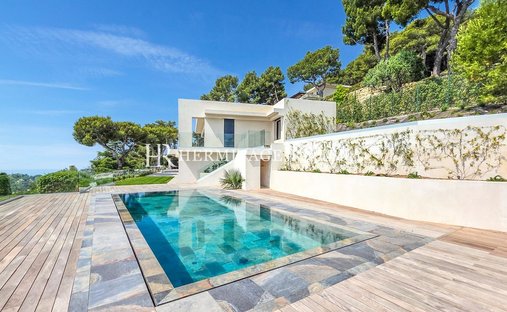 Villa in Village-Cros de Caste-Coupiere-Mont Gros, Roquebrune-Cap-Martin, France 1